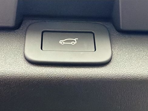 New 2026 Land Rover Discovery Limited Edition AWD/4WD image 14