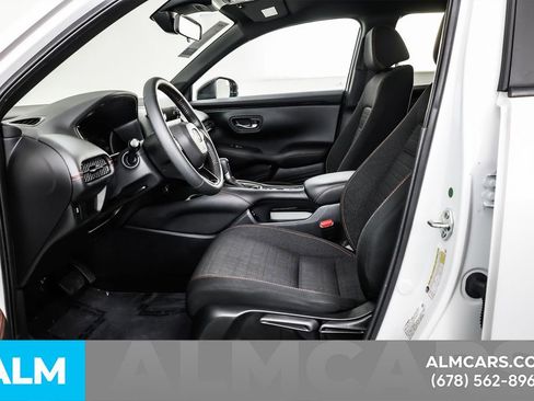 Used 2025 Honda HR-V Sport image 16