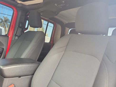 Used 2021 Jeep Gladiator Sport AWD/4WD image 24