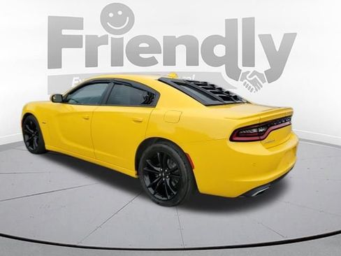 Used 2018 Dodge Charger R/T RWD image 3