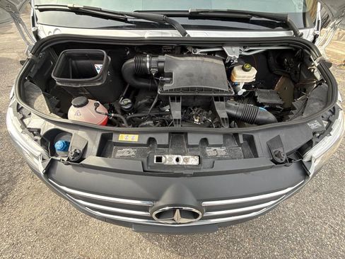 Used 2021 Mercedes-Benz Sprinter 2500 image 34