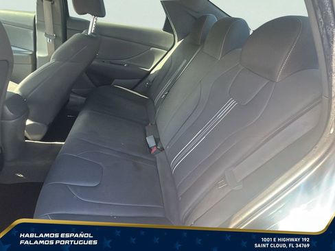 Used 2023 Hyundai Elantra SEL w/ Preferred Accessory Package FWD image 23