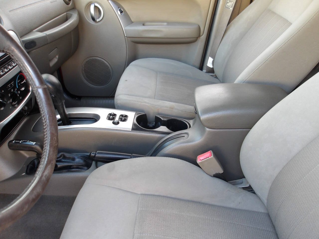 Used 2005 Jeep Liberty Limited AWD/4WD image 19