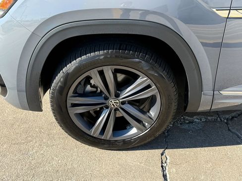 Used 2021 Volkswagen Atlas Cross Sport SE w/ Panoramic Sunroof Package image 43