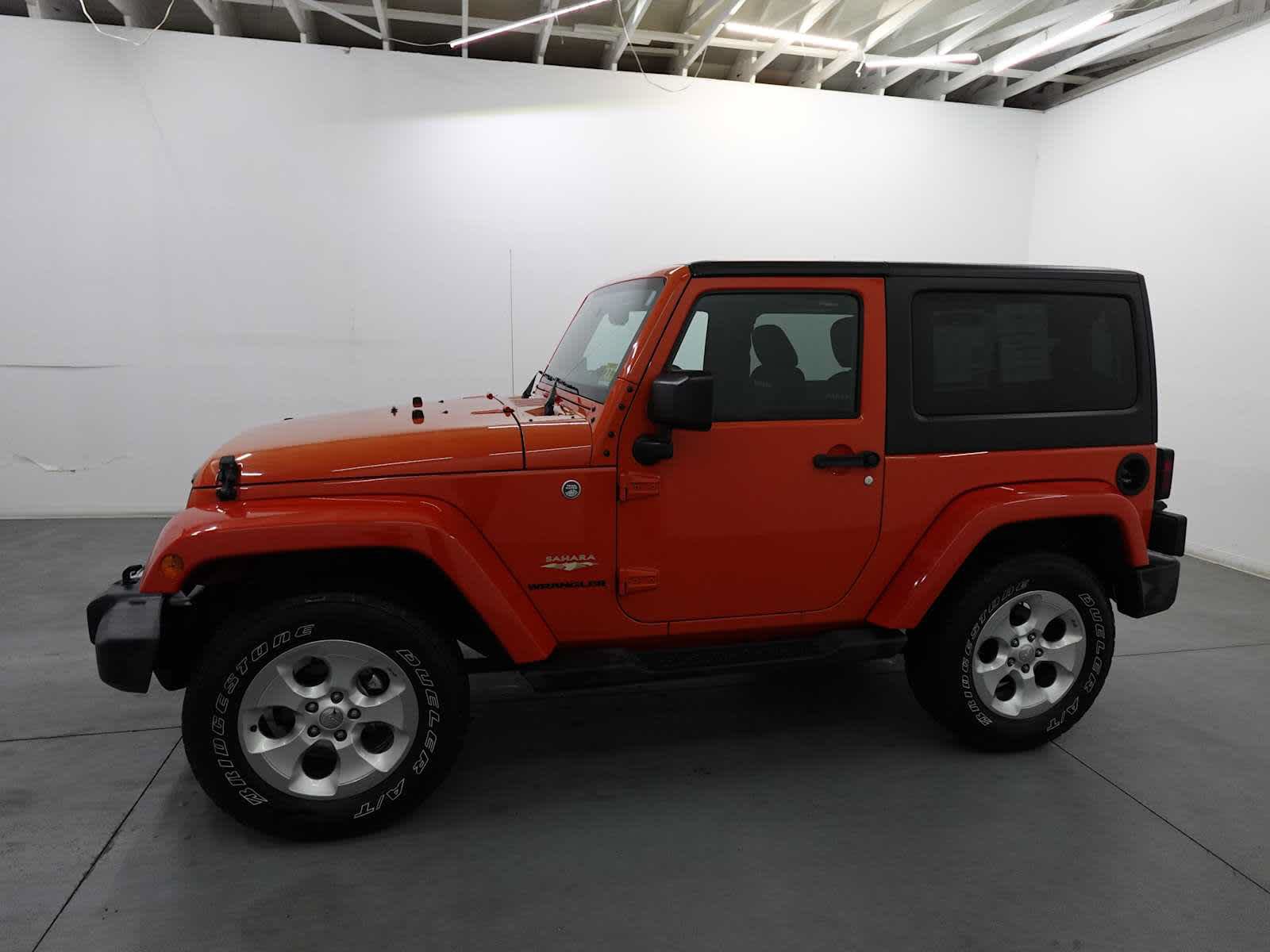 Used 2015 Jeep Wrangler Sahara w/ Dual Top Group AWD/4WD image 8