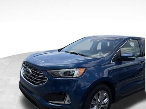 Used 2020 Ford Edge Titanium AWD/4WD image 2