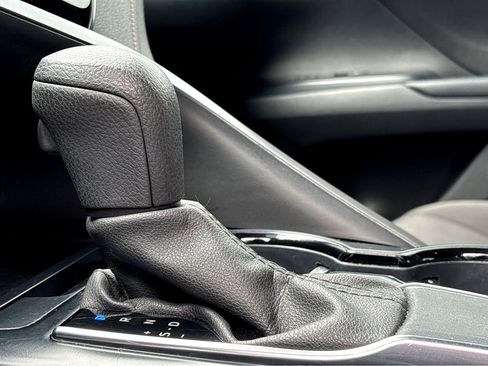 Used 2020 Toyota Camry LE FWD image 15