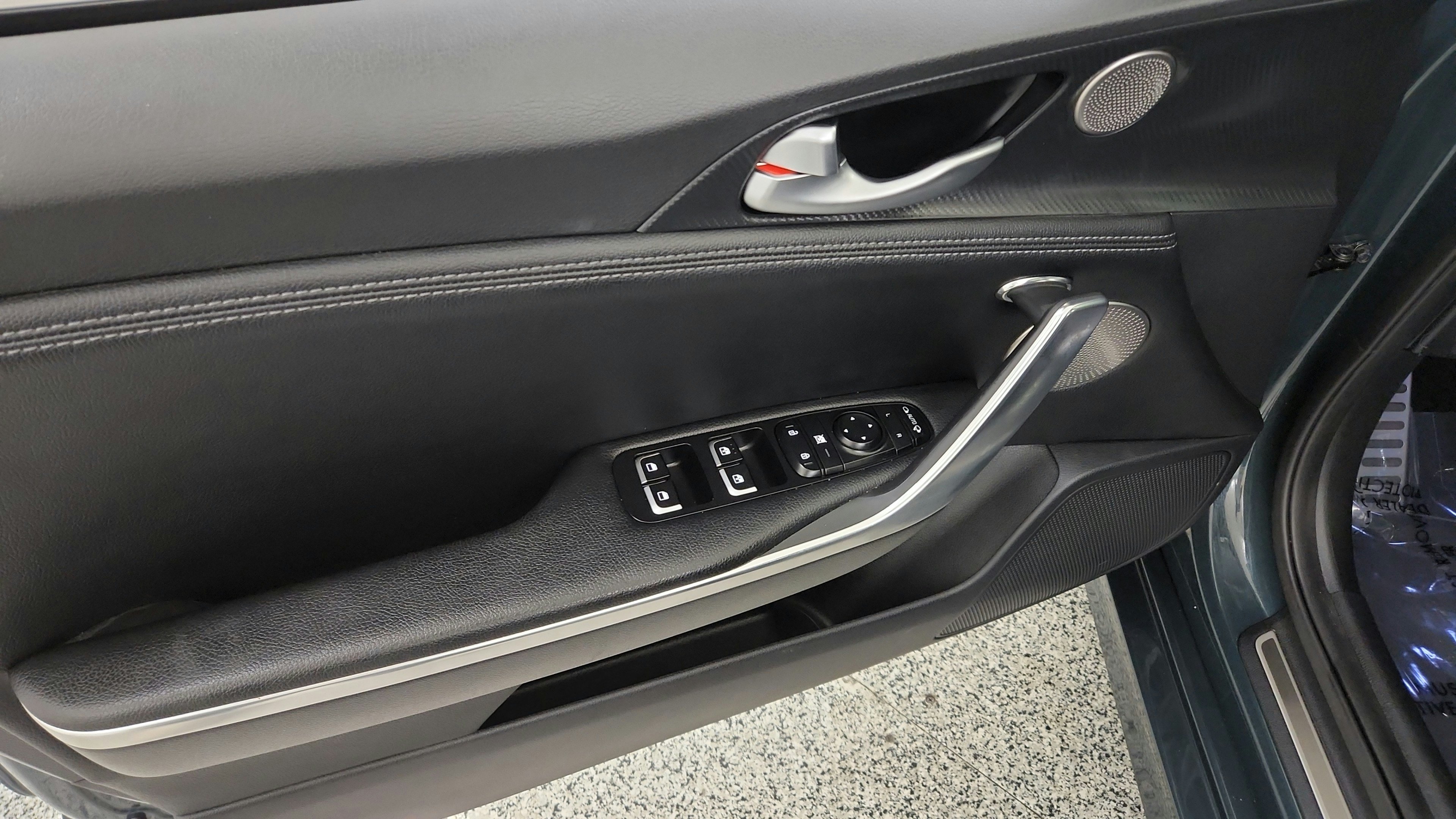 Used 2023 Kia Stinger GT-Line w/ Sun & Sound Package AWD/4WD image 19