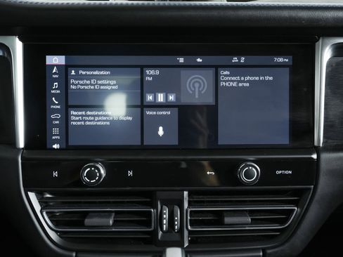 Used 2024 Porsche Macan GTS image 26