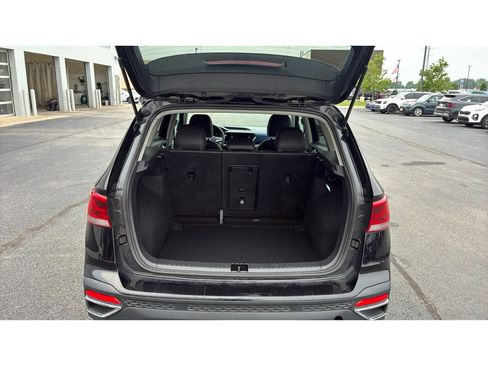 Used 2024 Volkswagen Taos SE FWD image 9