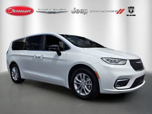 New 2026 Chrysler Pacifica Select FWD image 1