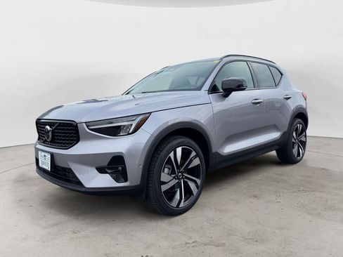 New 2026 Volvo XC40 B5 Plus w/ Protection Package Premier image 2