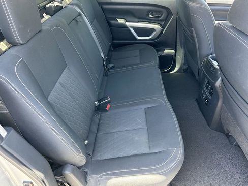 Used 2019 Nissan Titan SV w/ SV Convenience Package AWD/4WD image 12