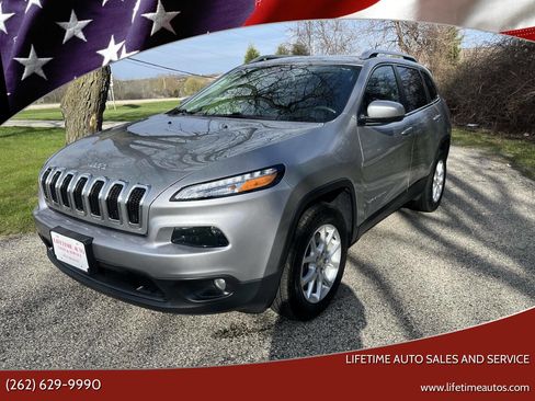 Used 2017 Jeep Cherokee Latitude w/ Safety/Convenience Group AWD/4WD image 1