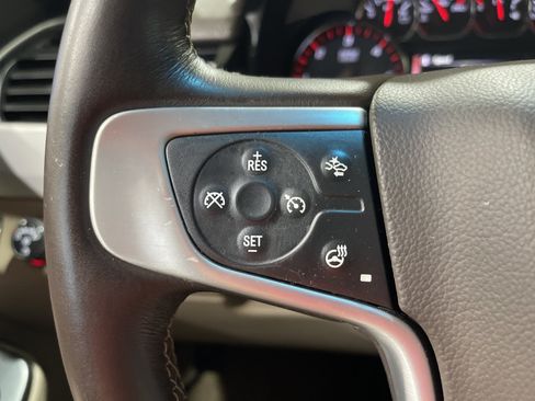 Used 2015 GMC Yukon XL SLT w/ Open Road Package AWD/4WD image 32