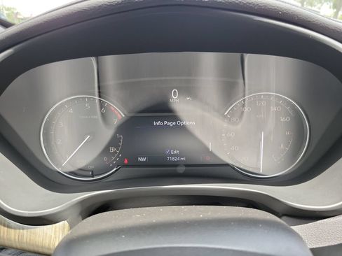 Used 2021 Cadillac XT4 Premium Luxury FWD image 28