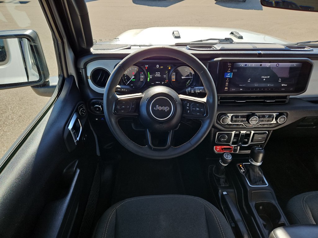 Used 2024 Jeep Wrangler Unlimited AWD/4WD image 11