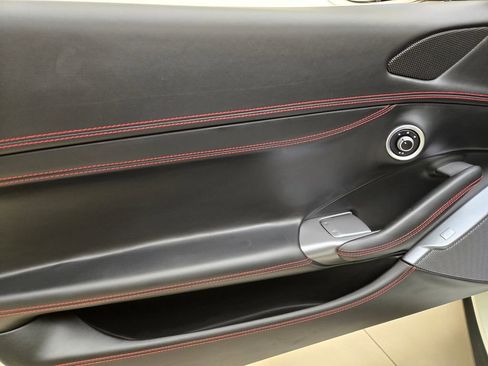 Used 2020 Ferrari Portofino image 31
