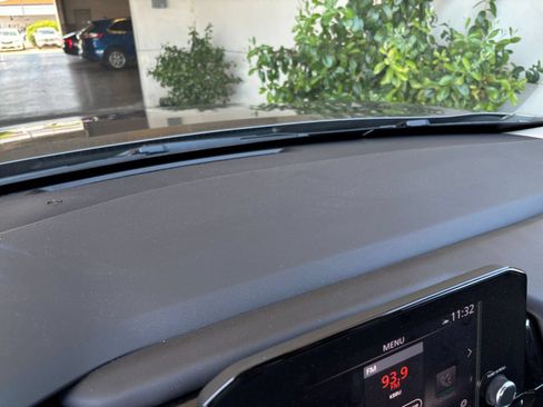 Used 2025 Nissan Pathfinder SV FWD image 14