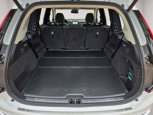 New 2026 Volvo XC90 T8 Ultra w/ Lounge Package AWD/4WD image 13
