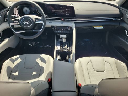 New 2026 Hyundai Elantra Limited FWD image 9