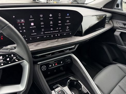Used 2025 Audi Q5 Premium w/ Convenience Package AWD/4WD image 19