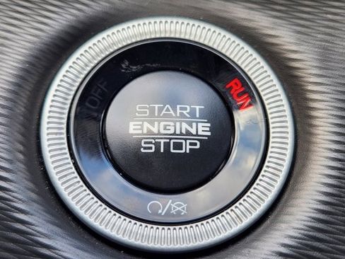 Used 2025 Jeep Grand Cherokee L Laredo image 19