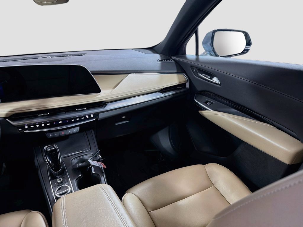 Used 2024 Cadillac XT4 Luxury AWD/4WD image 24