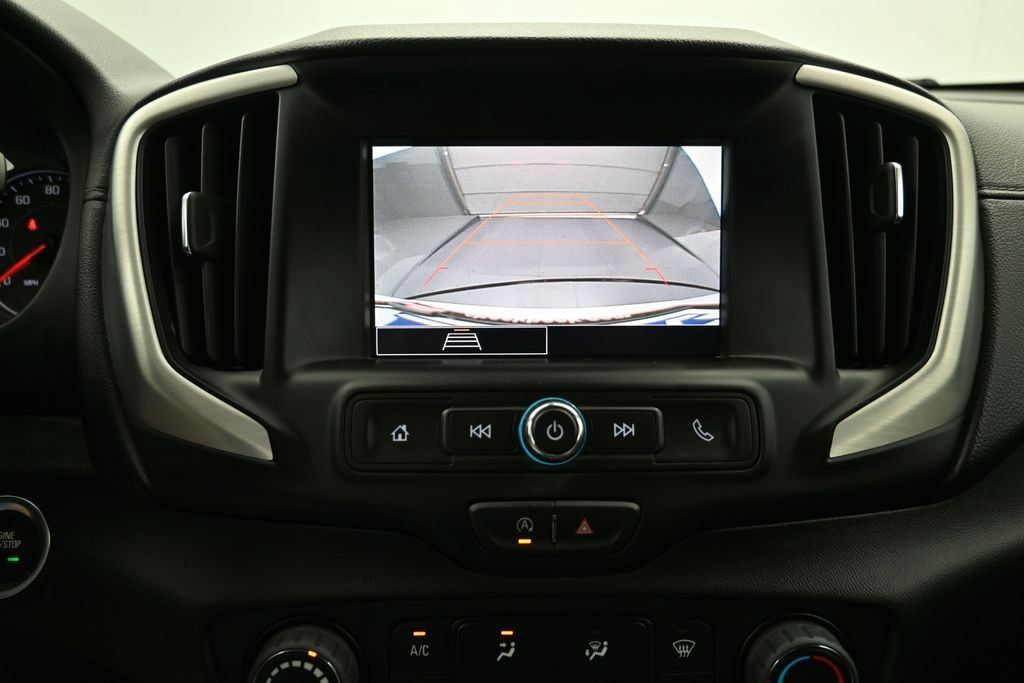 Used 2024 GMC Terrain SLE FWD image 16