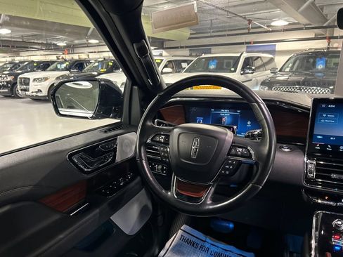 Used 2023 Lincoln Navigator Reserve AWD/4WD image 24