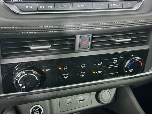 Used 2023 Nissan Rogue S FWD image 23
