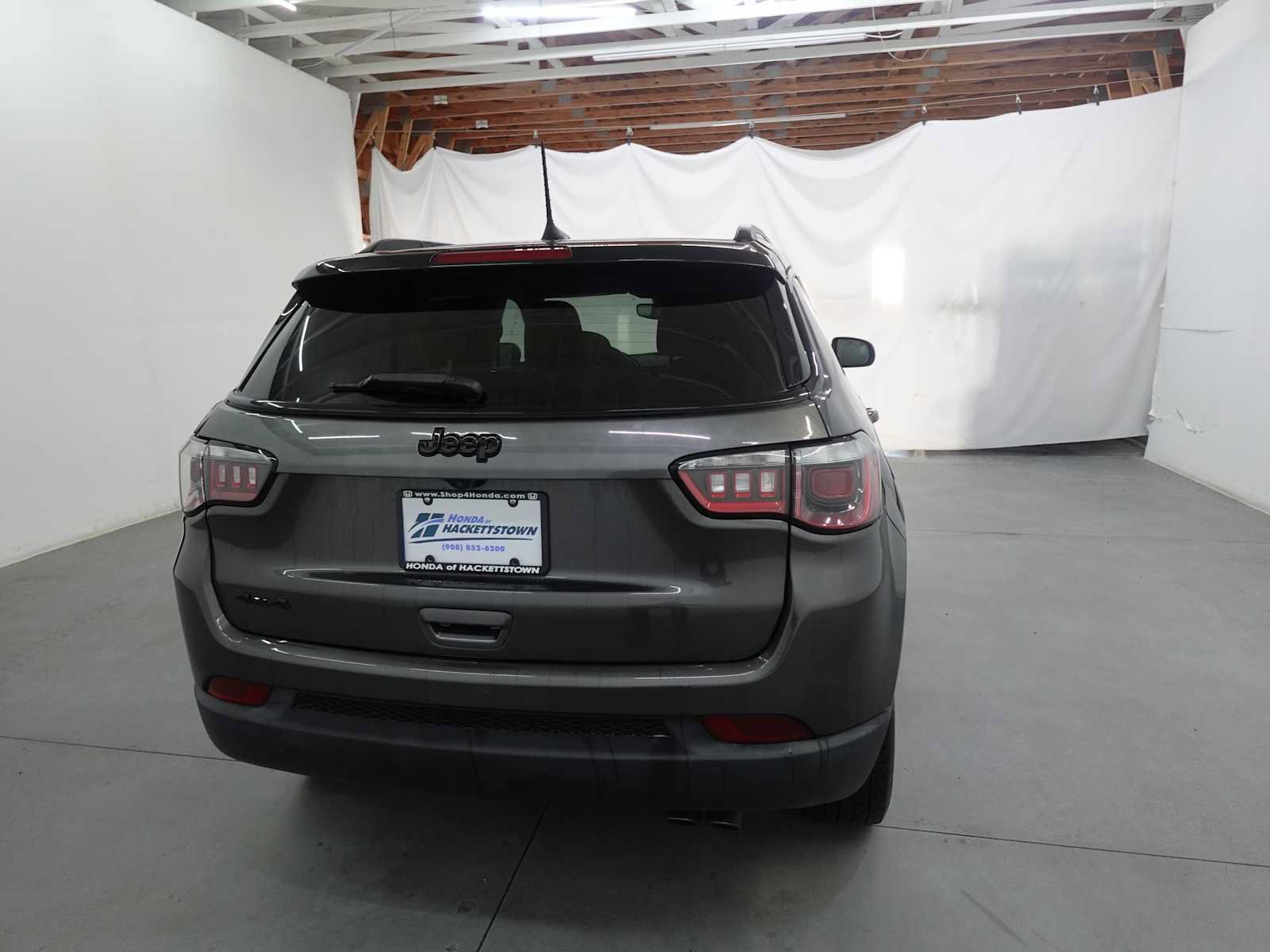 Used 2018 Jeep Compass Latitude w/ Popular Equipment Group AWD/4WD image 5