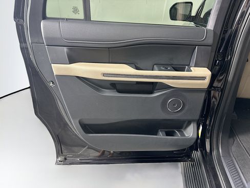 Used 2024 Ford Expedition Max XLT RWD image 26