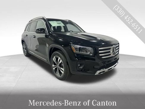 New 2025 Mercedes-Benz GLB 250 4MATIC image 1