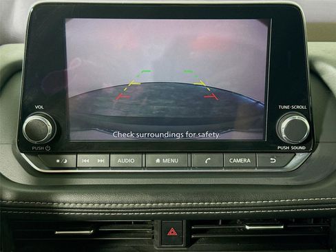 Used 2021 Nissan Rogue S FWD image 9
