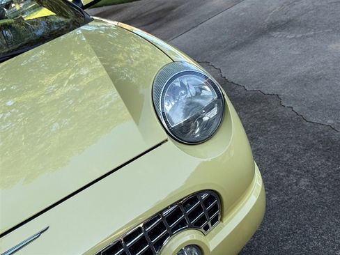 Used 2002 Ford Thunderbird image 22