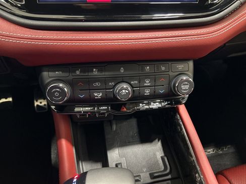 Used 2024 Dodge Durango SRT Hellcat AWD/4WD image 22