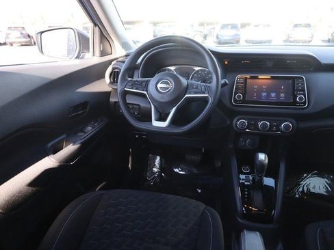 Used 2022 Nissan Kicks S image 19