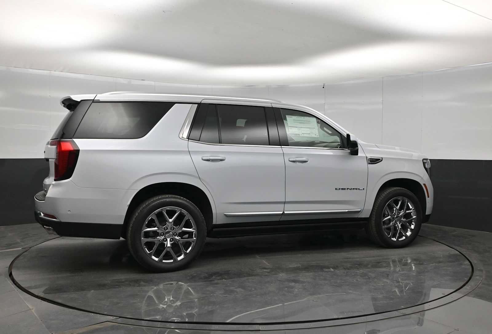 New 2027 GMC Yukon Denali w/ Denali Reserve Package AWD/4WD image 8