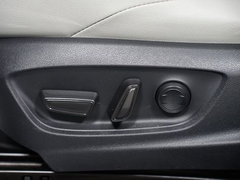 Certified 2024 Toyota bZ4X FWD image 30