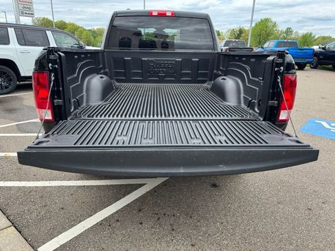 Used 2022 RAM 1500 Express w/ Wheel & Sound Group AWD/4WD image 9
