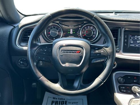 Used 2015 Dodge Challenger SXT RWD image 12