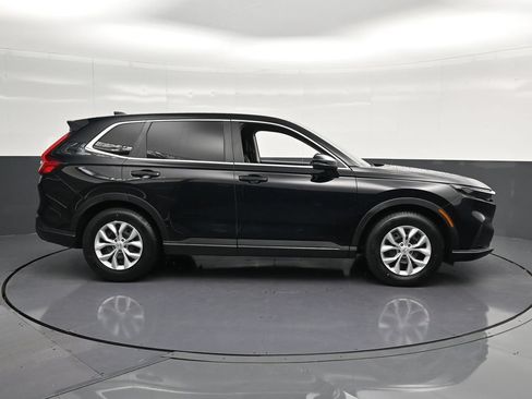 Used 2025 Honda CR-V LX image 4