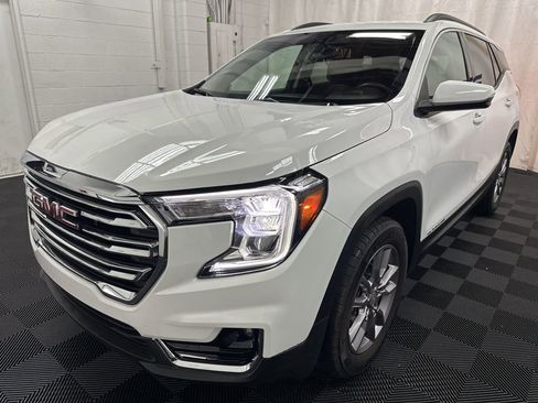 Used 2024 GMC Terrain SLT image 4