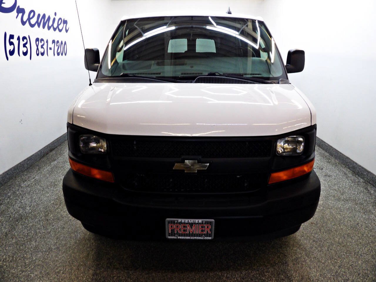 Used 2017 Chevrolet Express 3500 LS RWD image 2