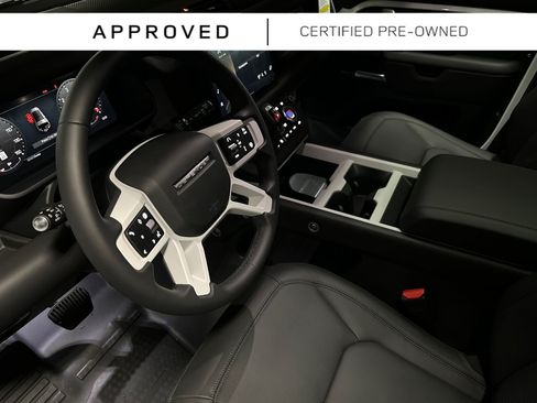 Used 2025 Land Rover Defender 130 X-Dynamic SE AWD/4WD image 4