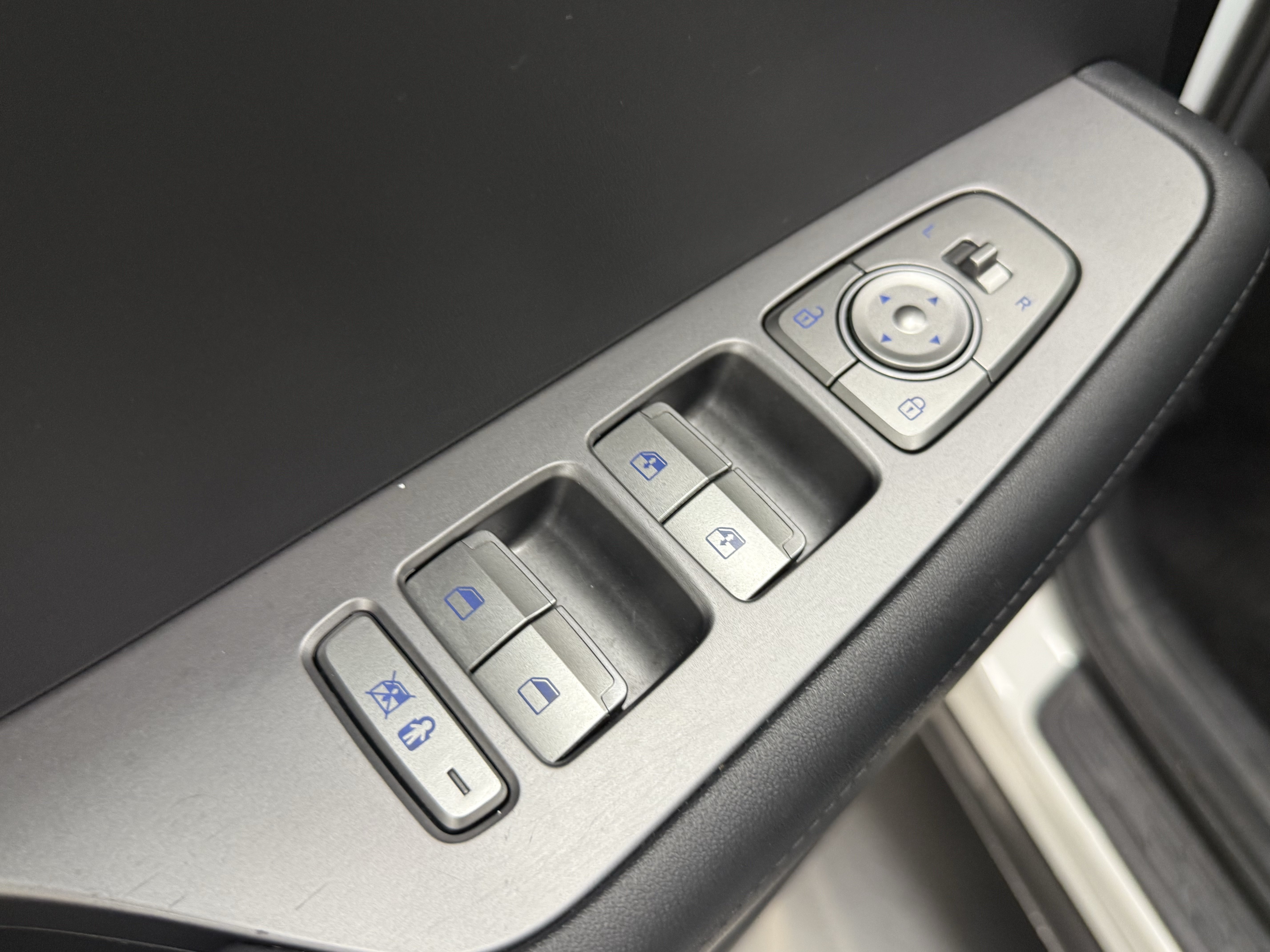 Used 2025 Hyundai Palisade SEL FWD image 11