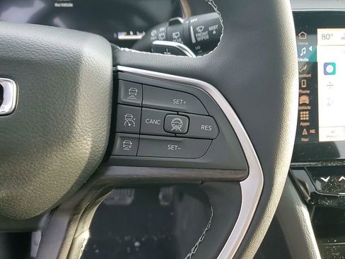 New 2026 Jeep Grand Cherokee Altitude image 28