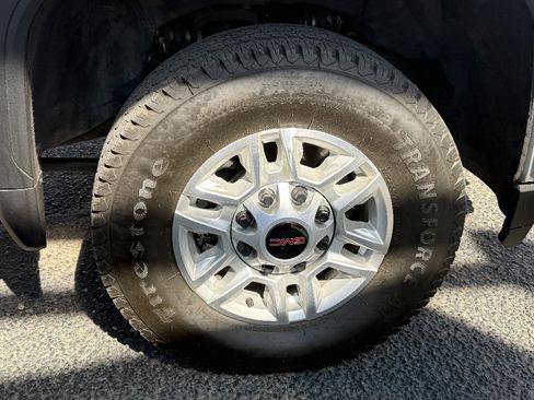 Used 2023 GMC Sierra 2500 SLE image 27