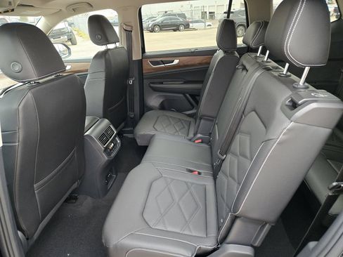 New 2026 Volkswagen Atlas SE FWD image 17
